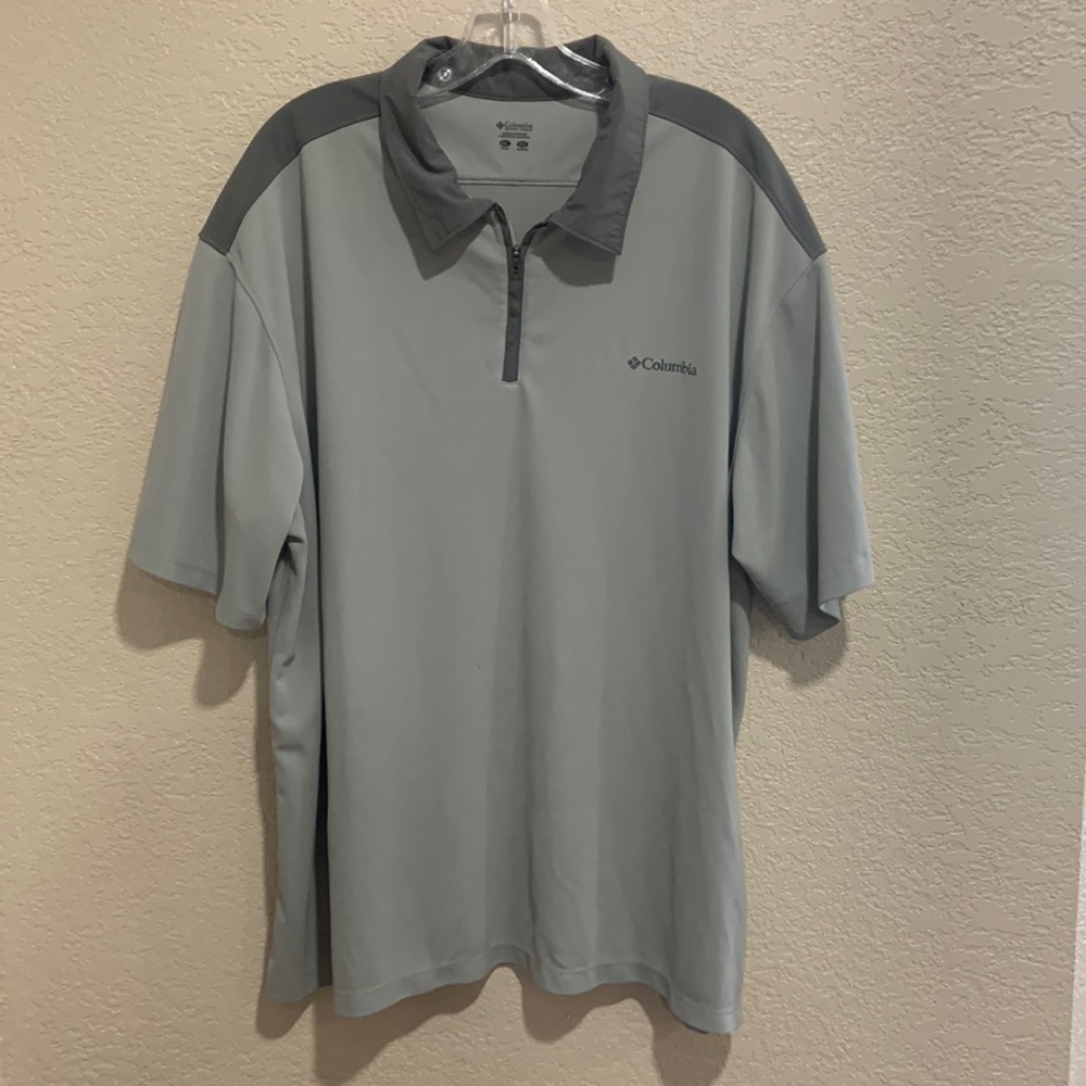 Columbia men’s quarter zip polo style shirt
